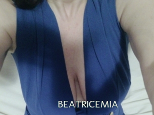 BEATRICEMIA 1 grosse chatte poilue