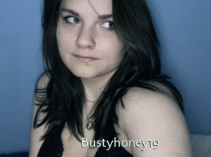 Bustyhoney19