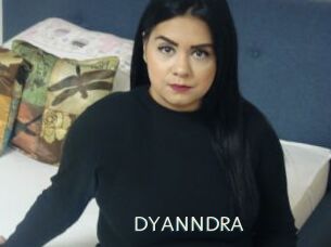 DYANNDRA 1 grosse chatte poilue