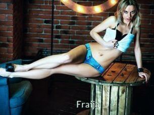 Fraija 1 grosse chatte poilue