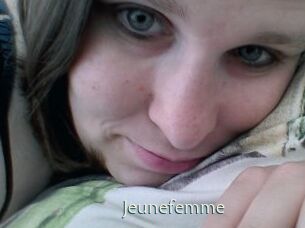 Jeunefemme 1 grosse chatte poilue