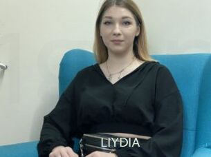 LIYDIA 1 grosse chatte poilue