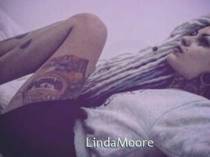 Linda_Moore