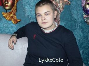 LykkeCole 1 grosse chatte poilue
