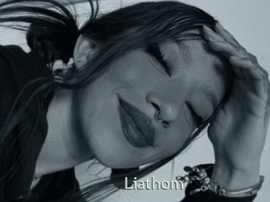liathom 1 grosse chatte poilue