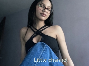 little_channel 1 grosse chatte poilue