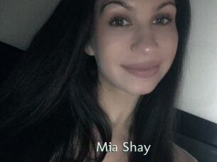 Mia_Shay