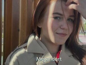 megandort 1 grosse chatte poilue