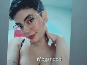 megandoxi 1 grosse chatte poilue