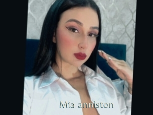 Mia_anniston
