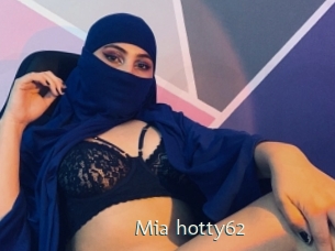 Mia_hotty62