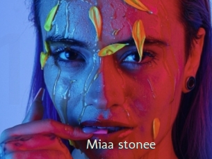 Miaa_stonee