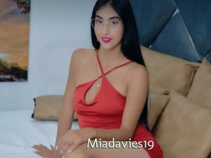 Miadavies19
