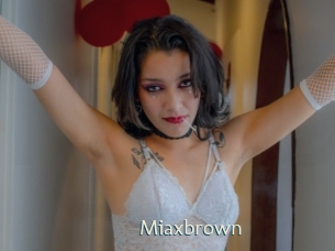 Miaxbrown