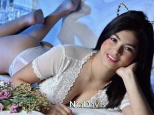 NiaDavis