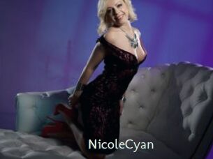 NicoleCyan 1 grosse chatte poilue