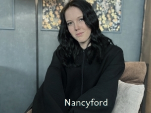 nancyford 1 grosse chatte poilue