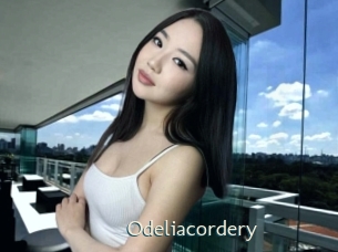 odeliacordery 1 grosse chatte poilue
