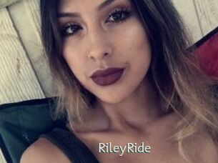 RileyRide 1 grosse chatte poilue