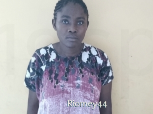 riomey44 1 grosse chatte poilue
