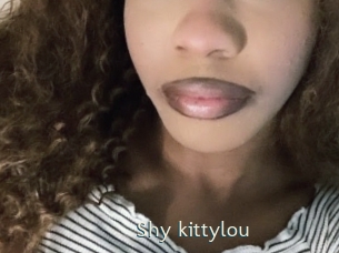 shy_kittylou 1 grosse chatte poilue