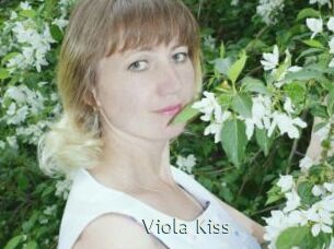Viola_Kiss_